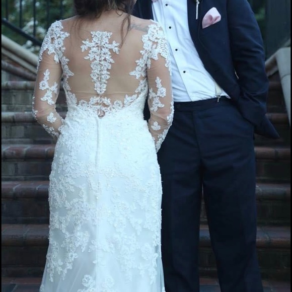 Wedding Gown - Picture 4 of 8